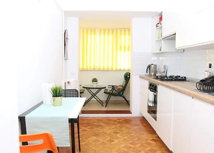Sunshine 3 Bedrooms Apartment Near Arena Nationala